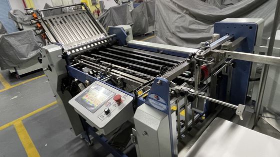 Industrieel Op zwaar werk berekend A3-Document die het Drijftype van Machinetoestel vouwen
