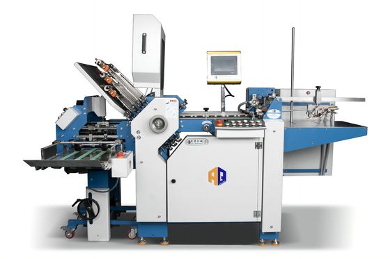 Automatische foldermachine voor het vouwen van brochures en pamfletten